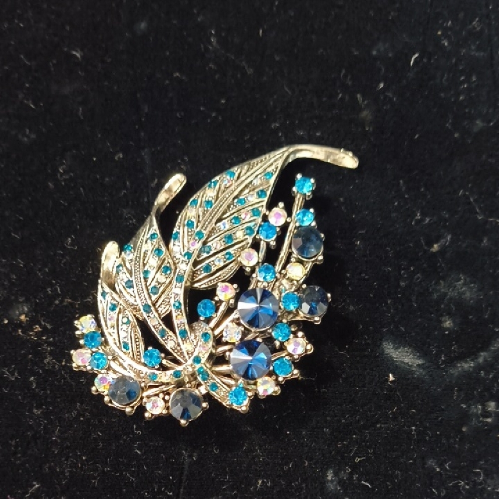 Stunning Silver and Blue Crystal Leaf Brooch